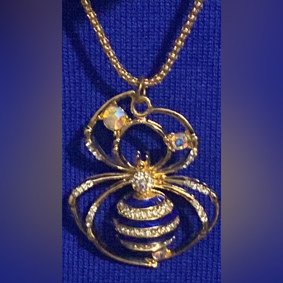 Source Unknown Jewelry - SPIDER NECKLACE 14” GOLD TONE WITH AURORA BOREALIS RHINESTONES NWOT